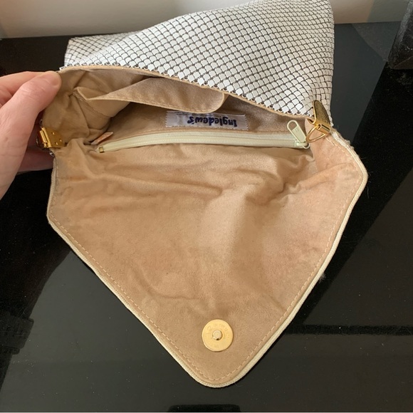 White Metal Mesh Purse - Picture 3 of 3